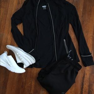 Simple black workout jacket!!